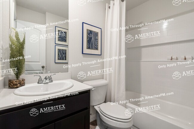 Building Photo - 8837 Crestview Dr