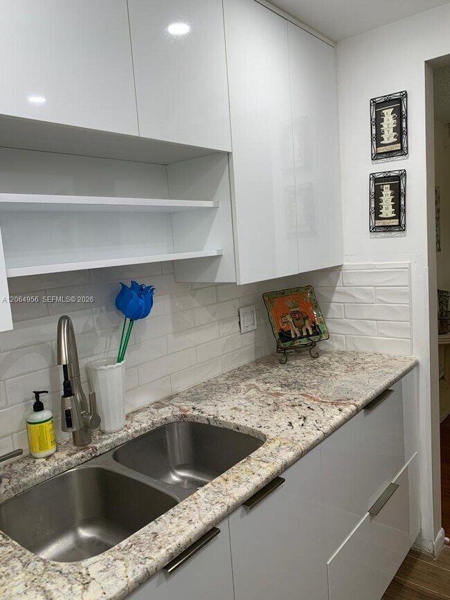 Building Photo - 151 SW 135th Terrace