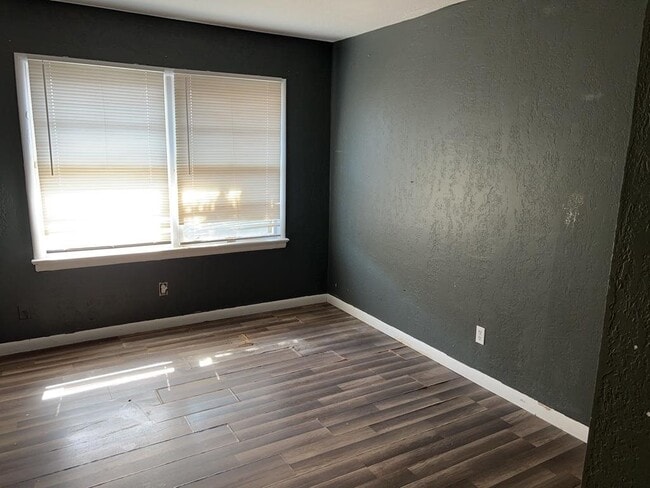 Building Photo - 2811 NW 21st Pl