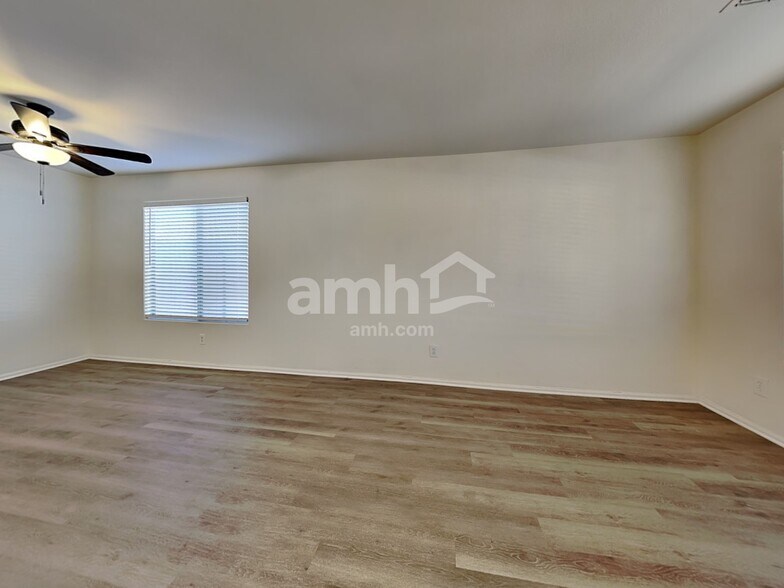 Building Photo - 6132 S Black Hills Way
