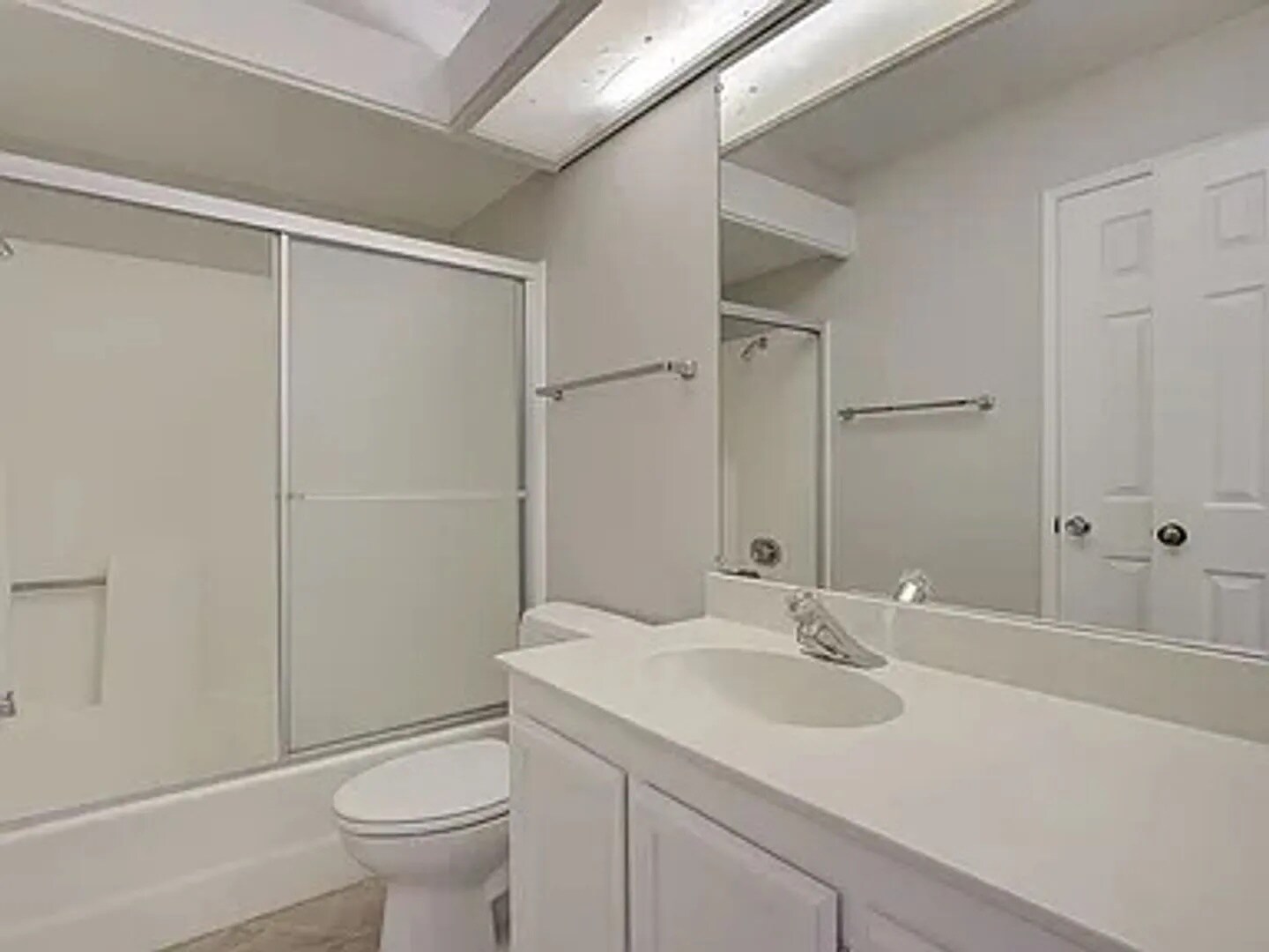 Building Photo - 1370 Las Juntas Way