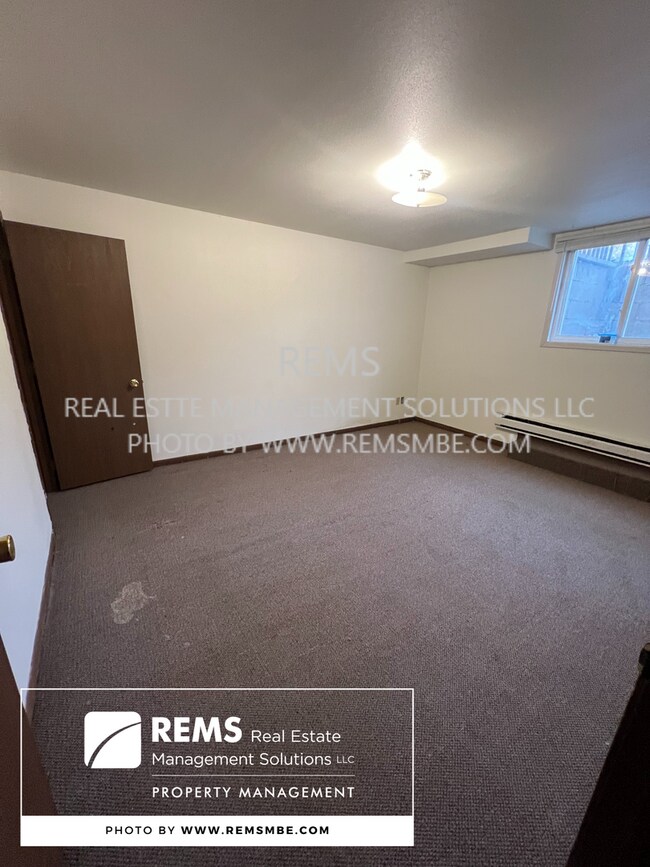 Building Photo - 1110 Grand Ave