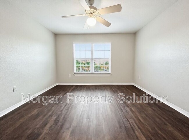 Building Photo - 5463 Vineland Rd