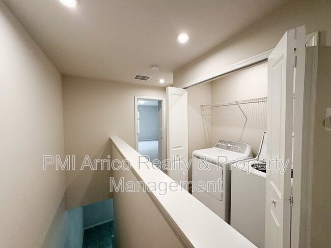 Building Photo - 2144 Laceflower Dr