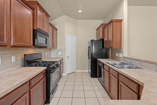 Building Photo - 26350 Longview Creek Dr