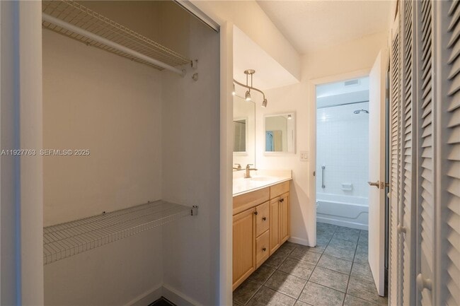 Building Photo - 8002 Lagos De Campo Blvd