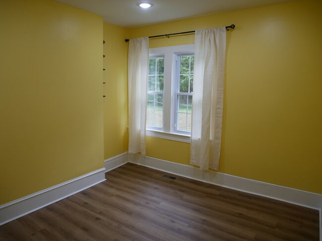 Building Photo - 208 Vineyard Rd