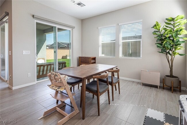 Building Photo - 832 Canonbury St