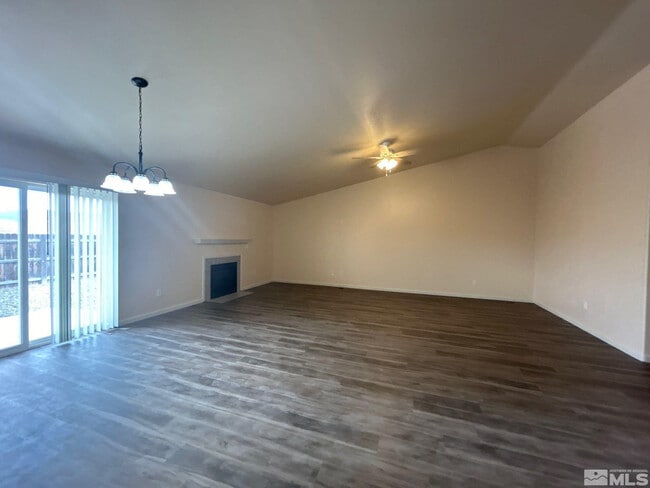 Building Photo - 455 Mallard Way