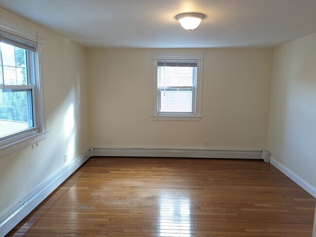 Building Photo - 52 Quincy St