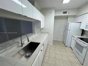 Building Photo - North Bay Road, Sunny Isles Beach, FL 33160 - 3 BR 2 BA condo