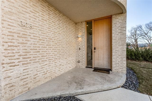 Building Photo - 308 Blackland Ct