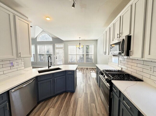 Building Photo - 2514 Camata Way