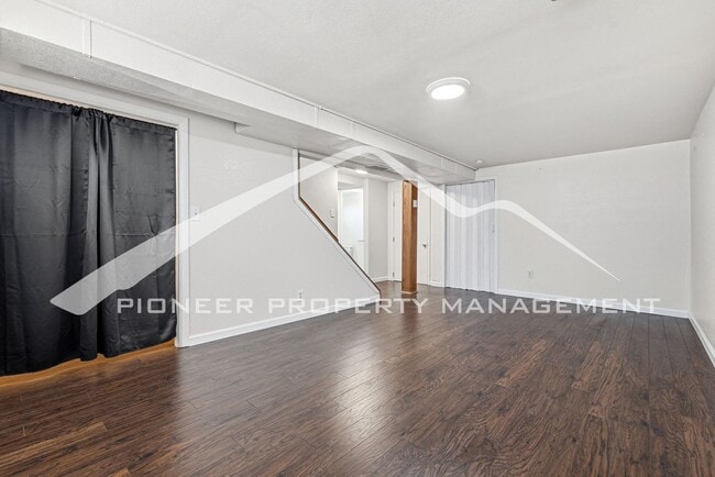 Building Photo - Lovely Single Family Home Fenced in Yard and Central AC