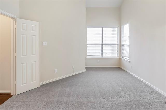 Building Photo - 10015 Pinecrest Dr