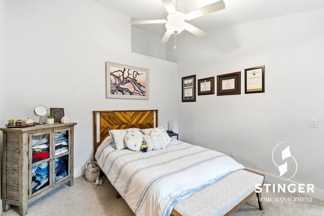 Building Photo - 40 Canopy Ln