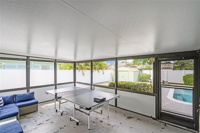 Building Photo - 2217 NW 4th Ave