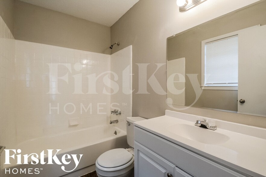 Building Photo - 6030 Elk Grove Rd