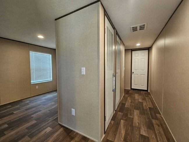 Building Photo - 1074 Myakka Dr