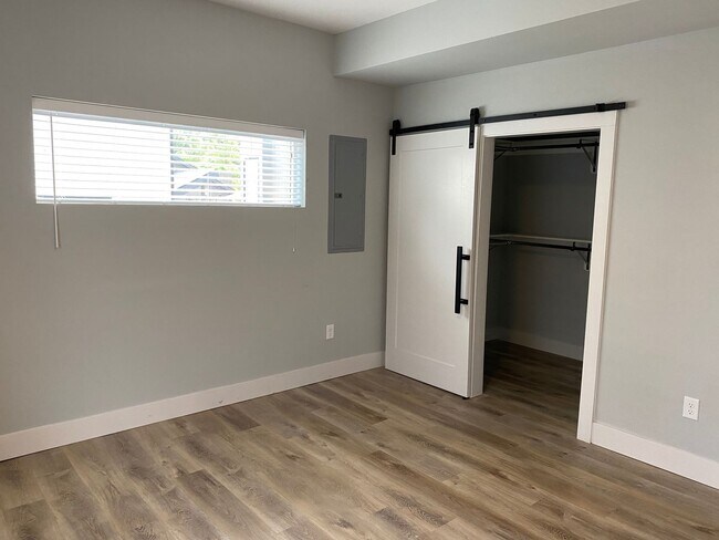 Building Photo - Modern 1 Bed, 2 Bath with Rooftop Patio! **Available to view 5/20**