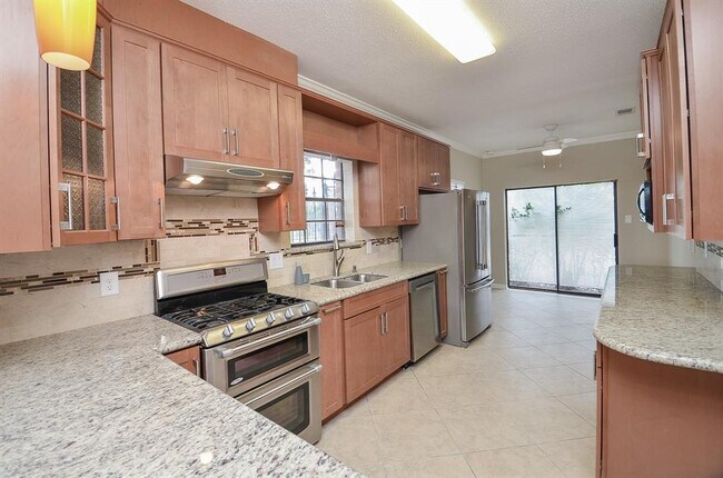 Building Photo - 5630 Fairdale Ln