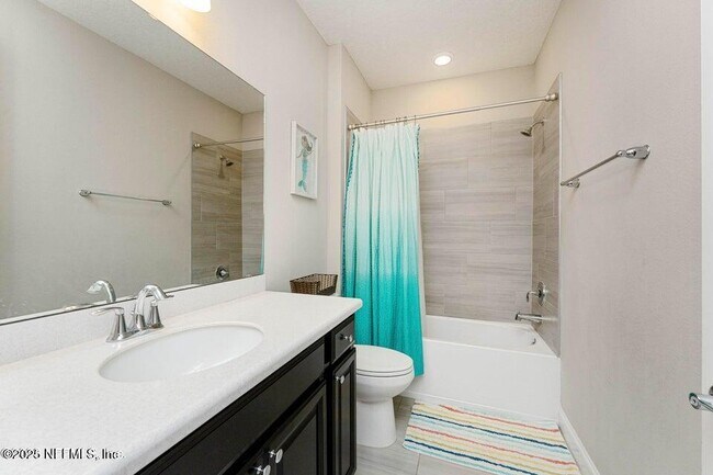 Building Photo - 487 Tintamarre Dr