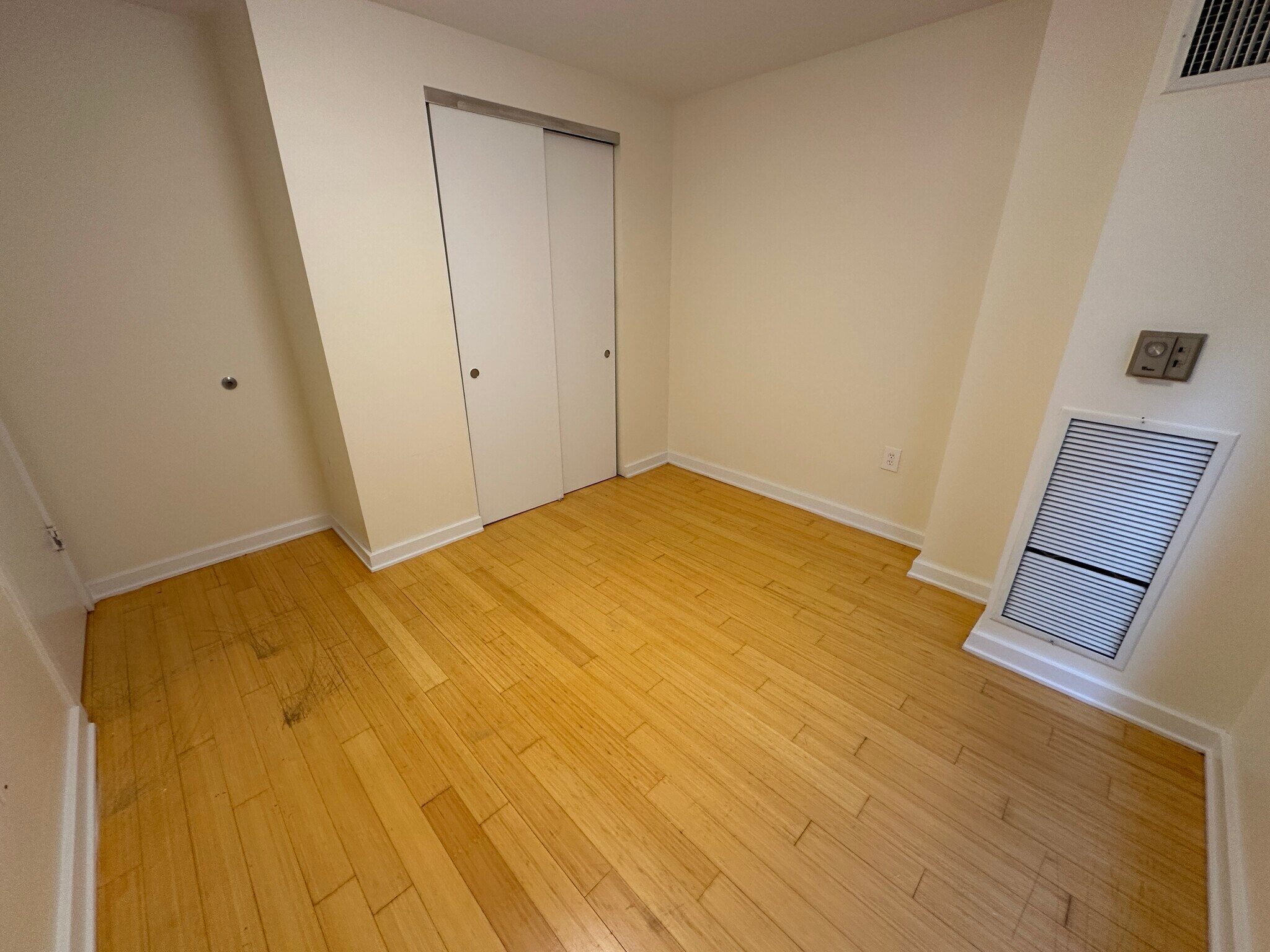 Building Photo - 25 Lagrange St