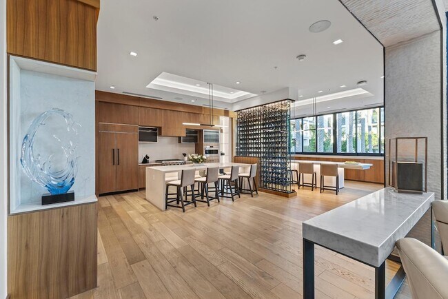 Building Photo - 6587 N Palmeraie Blvd