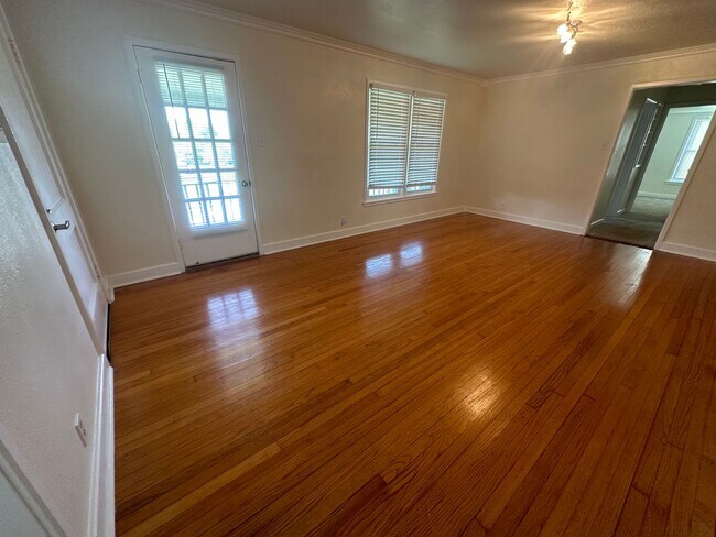 Building Photo - 425 Louisiana Ave