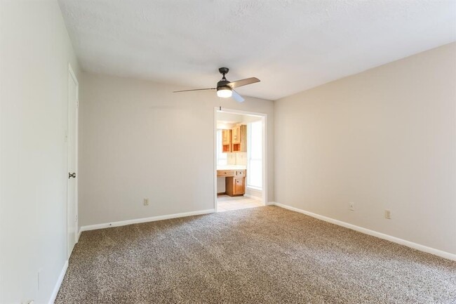 Building Photo - 25202 Tuckahoe Ln