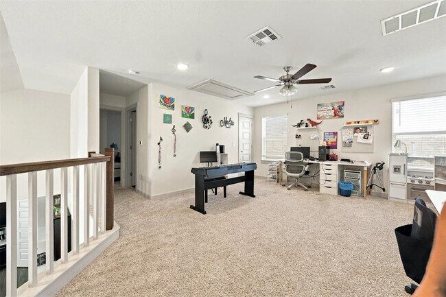 Building Photo - 2405 Gabriels Horn Rd