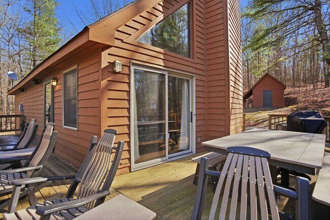 Building Photo - 610 Traci Ln