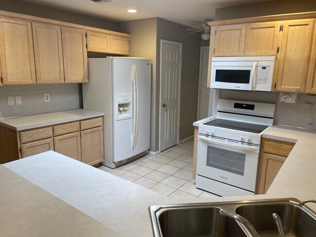 Building Photo - 4557 Shingle Oak Ln