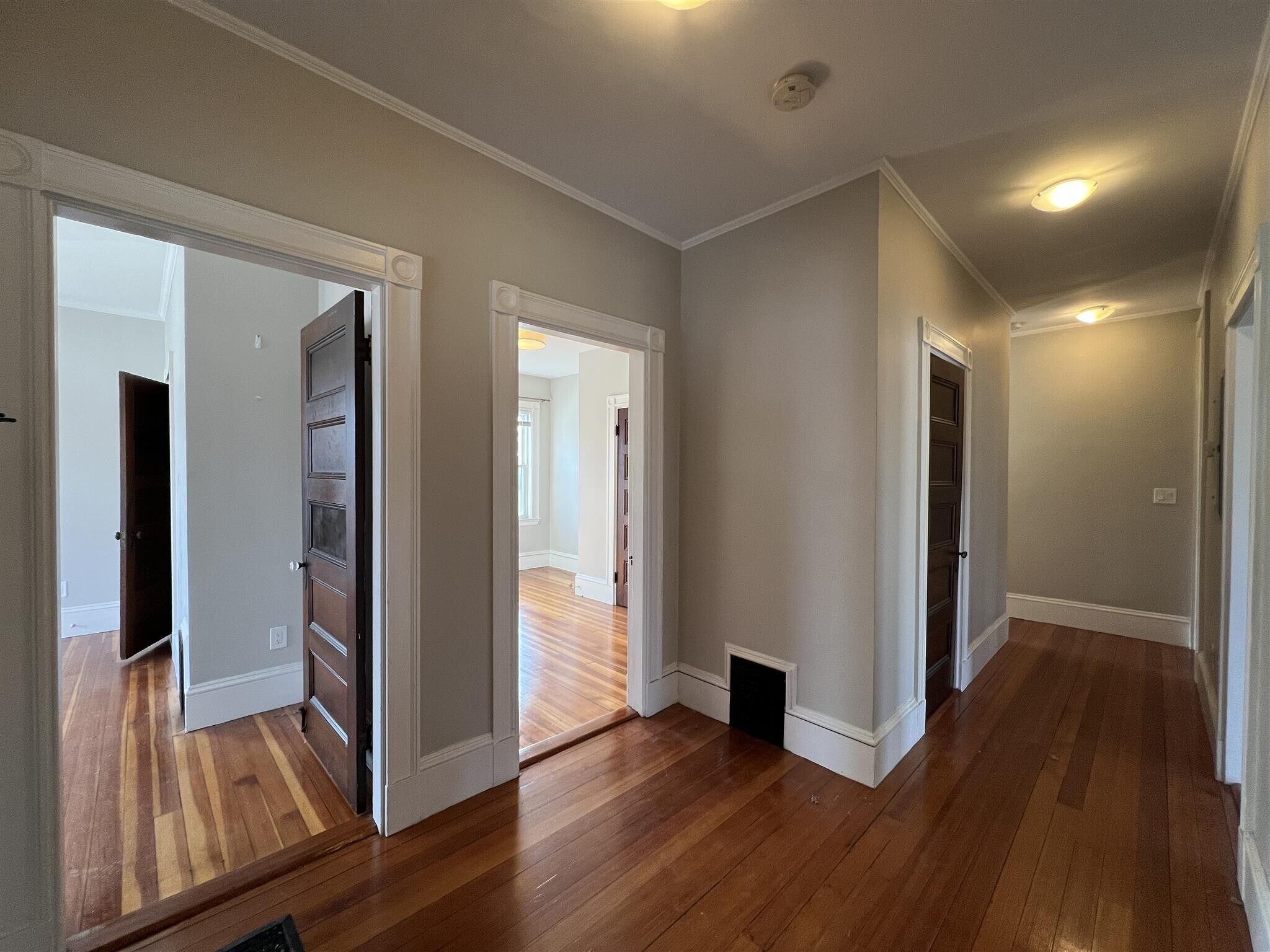 Building Photo - 107 Oxford St