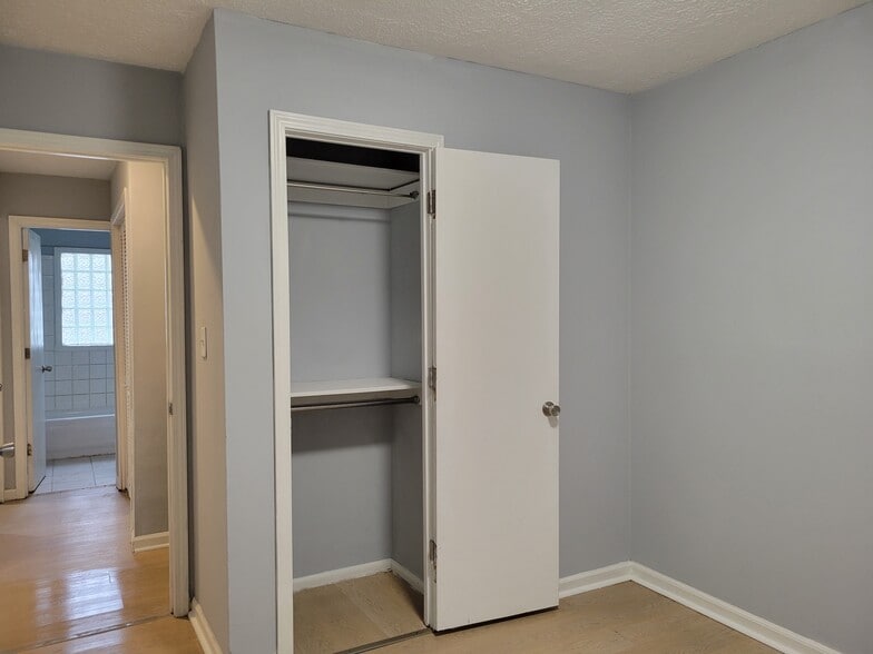 Building Photo - 7404 E 34th Plz