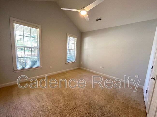 Building Photo - 814 Lambrook Dr