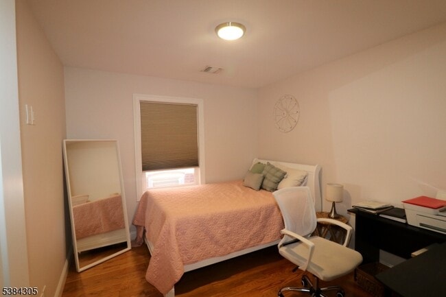 Building Photo - 349 Elm St