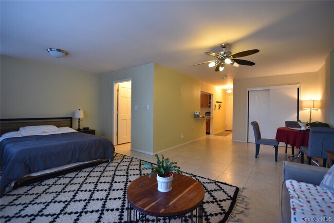 Building Photo - 54-40 Little Neck Pkwy