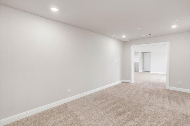 Building Photo - 5300 Cipriano Dr