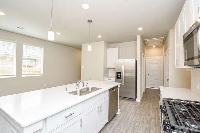 Building Photo - 2022 W Darlington Oak Ct