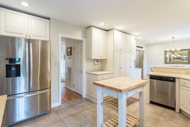 Building Photo - 741 Currituck Dr