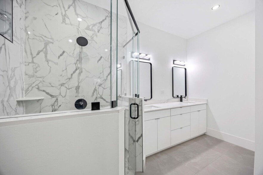 Building Photo - 2504 23rd St W