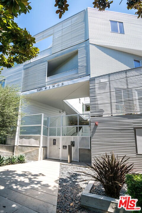 Building Photo - 1030 Kings Rd