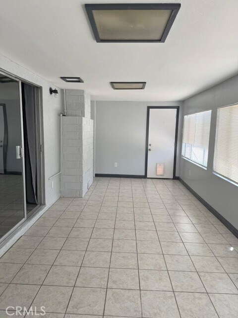 Building Photo - 936 Pinion Dr