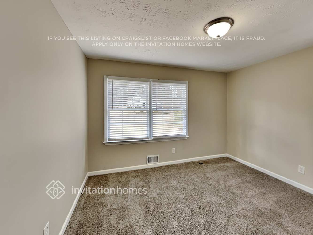 Building Photo - 395 N Hickory Ln