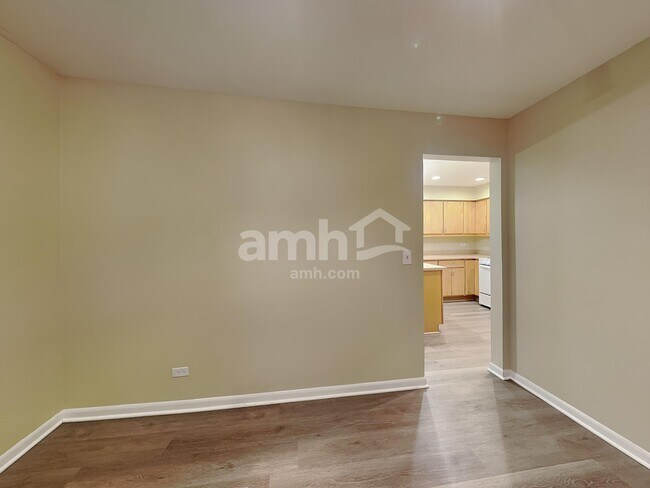 Building Photo - 5 Andover Ct