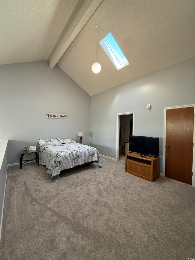 Building Photo - 1065 Plantation Dr W