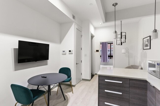 Building Photo - ROOM ONLY in 5-bed/2.5-bath Home