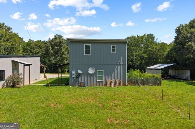 Building Photo - 221 Columbus Dr