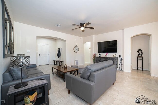 Building Photo - 27266 Mesquite Ave